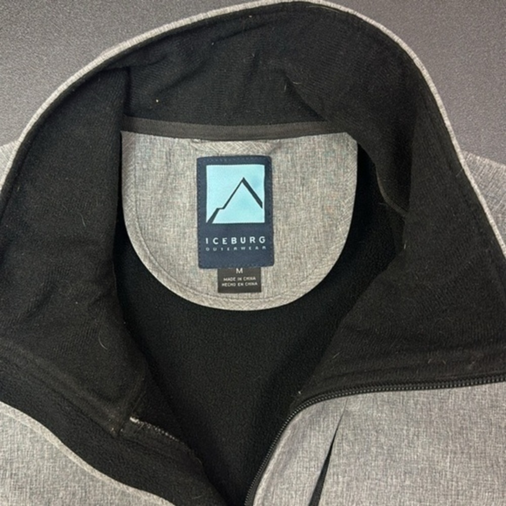Iceburg outerwear men’s gray performance vest , size medium